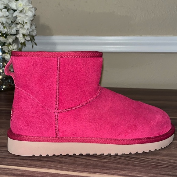 KOOLABURRA BY UGG SHORT BOOT IN BERRY RED - Picture 8 of 16